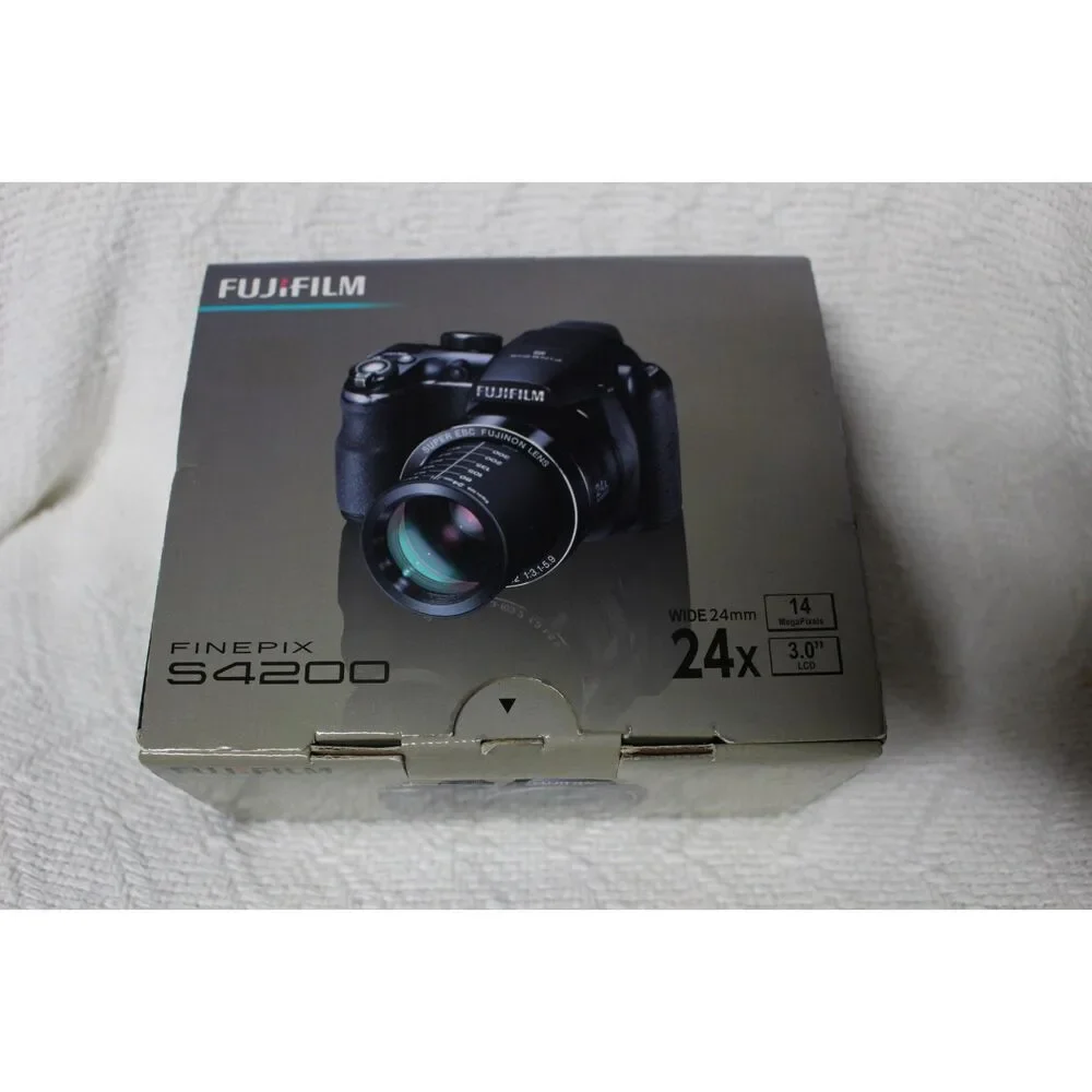 Fujifilm Fine Pix S4200 14MP (New)